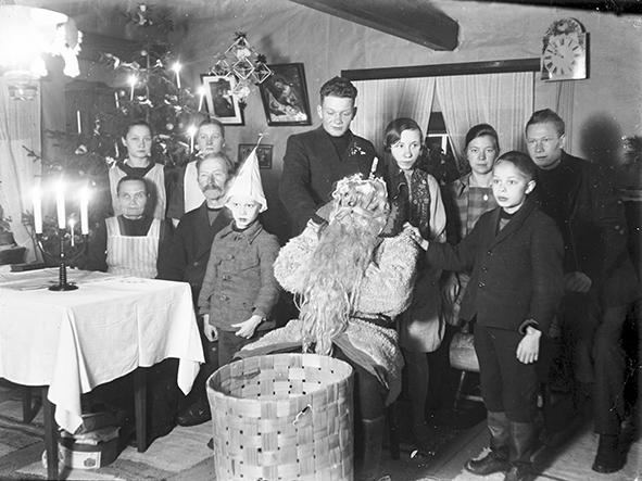 Joulukuun kuva: Joulun viettoa 1930-luvulla