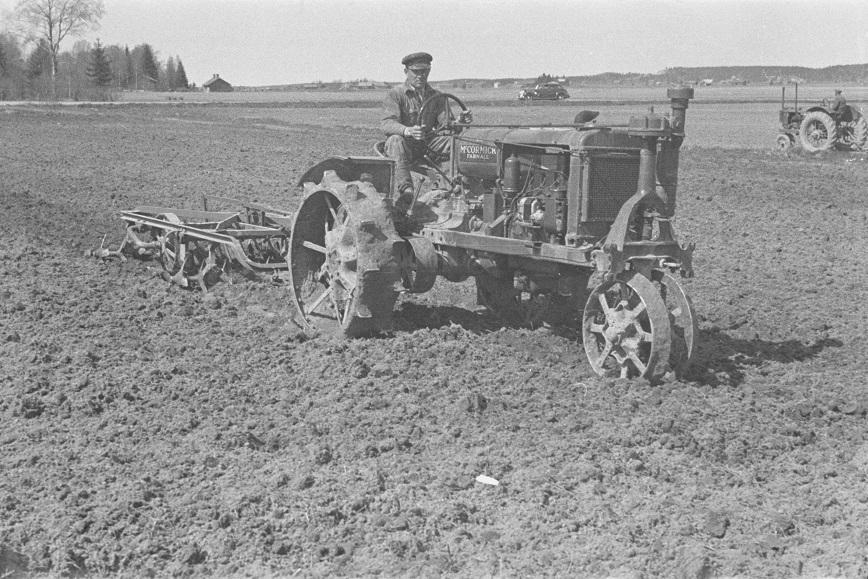 Farmall_900