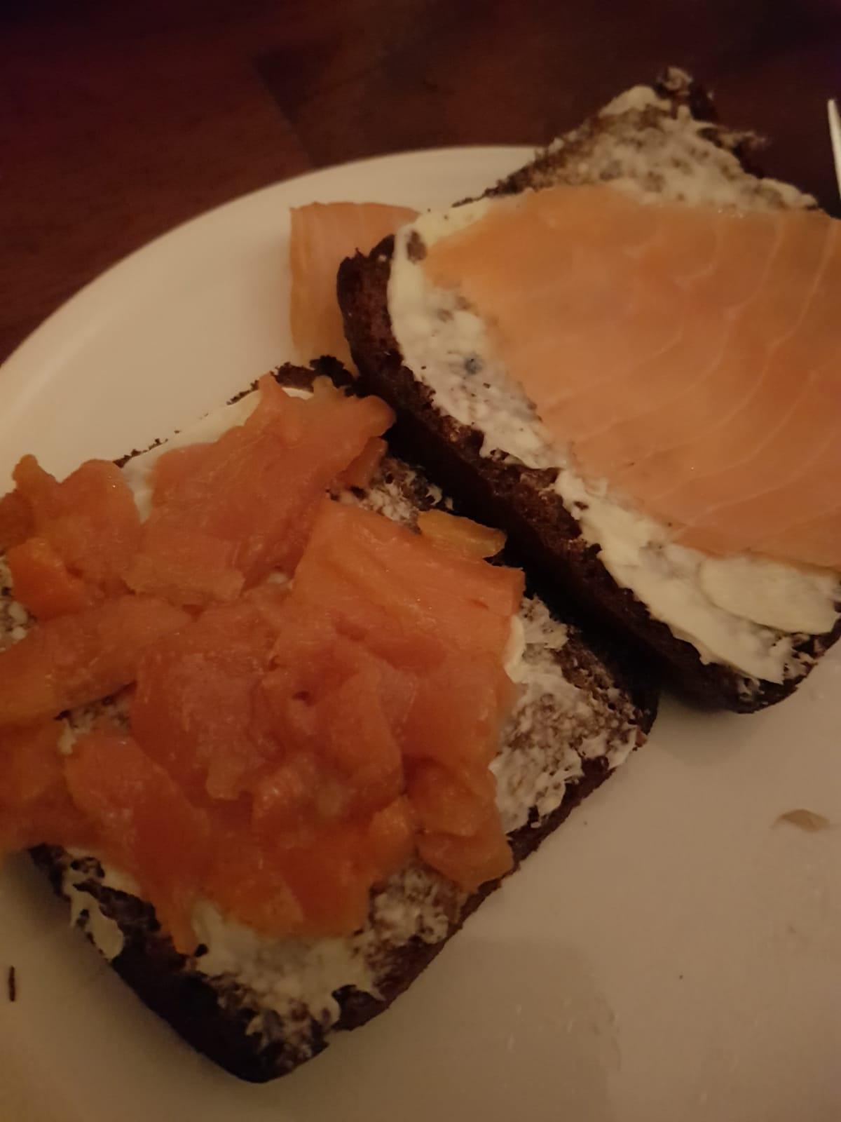 Joulupöydän ruokia ja uskomusperinteitä